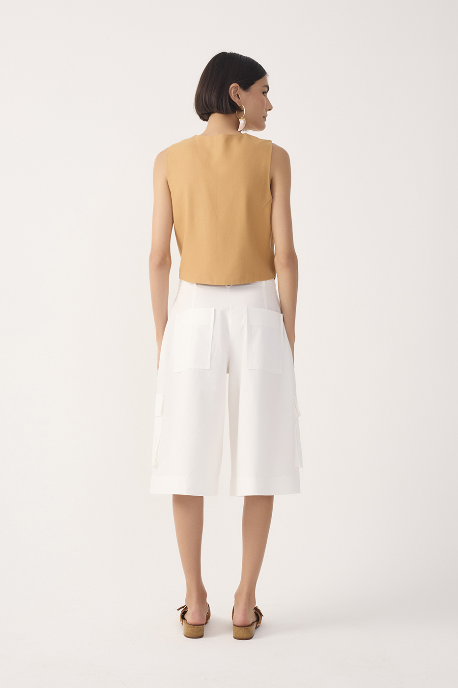 Off-White Pockets Utility Bermuda Shorts_6