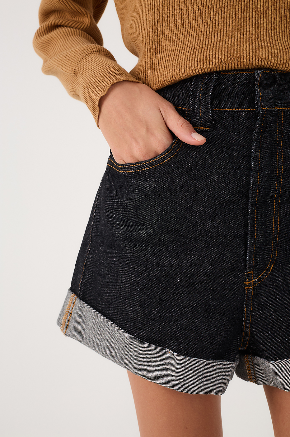 Denim Pockets Flipped Hem Shorts_5