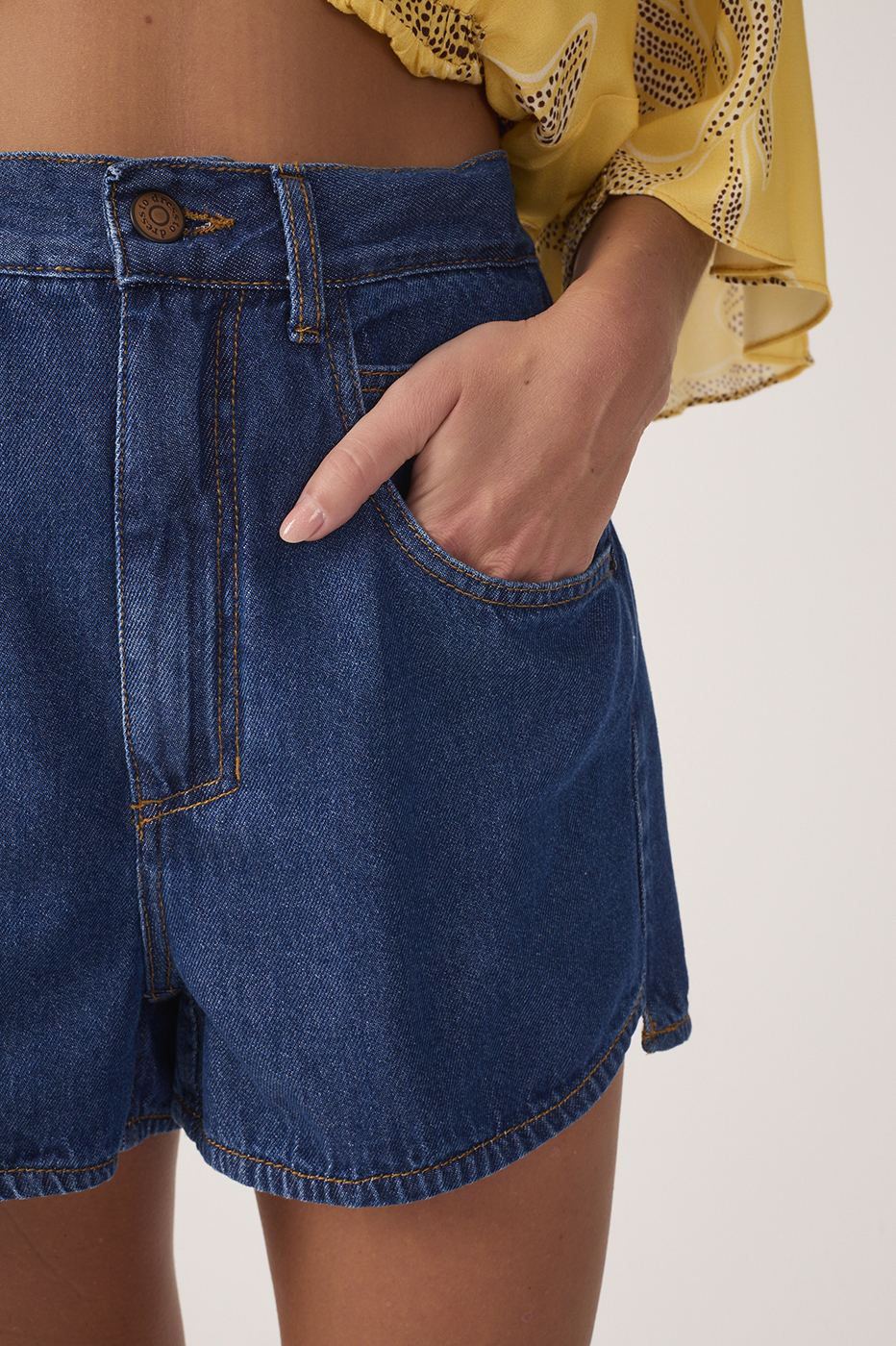 Adjustable Waistband Jeans Shorts_4