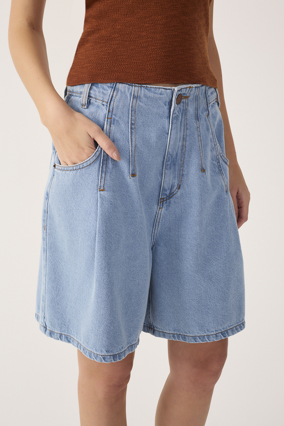 Denim Pleated Bermuda Shorts_5