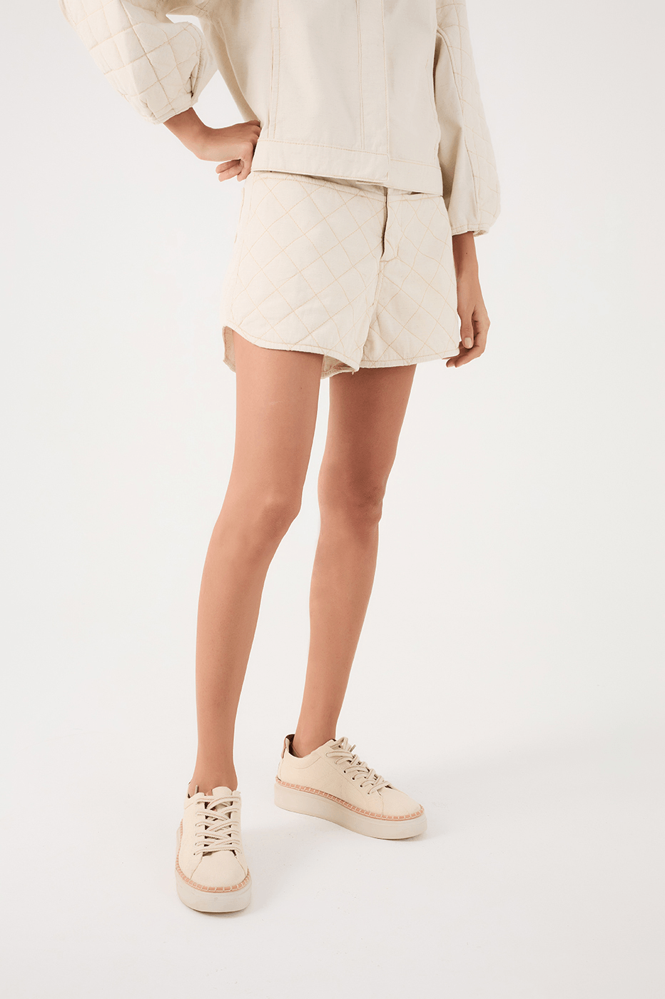 Off-White Front Pockets Quilted Linen Twill Shorts_3