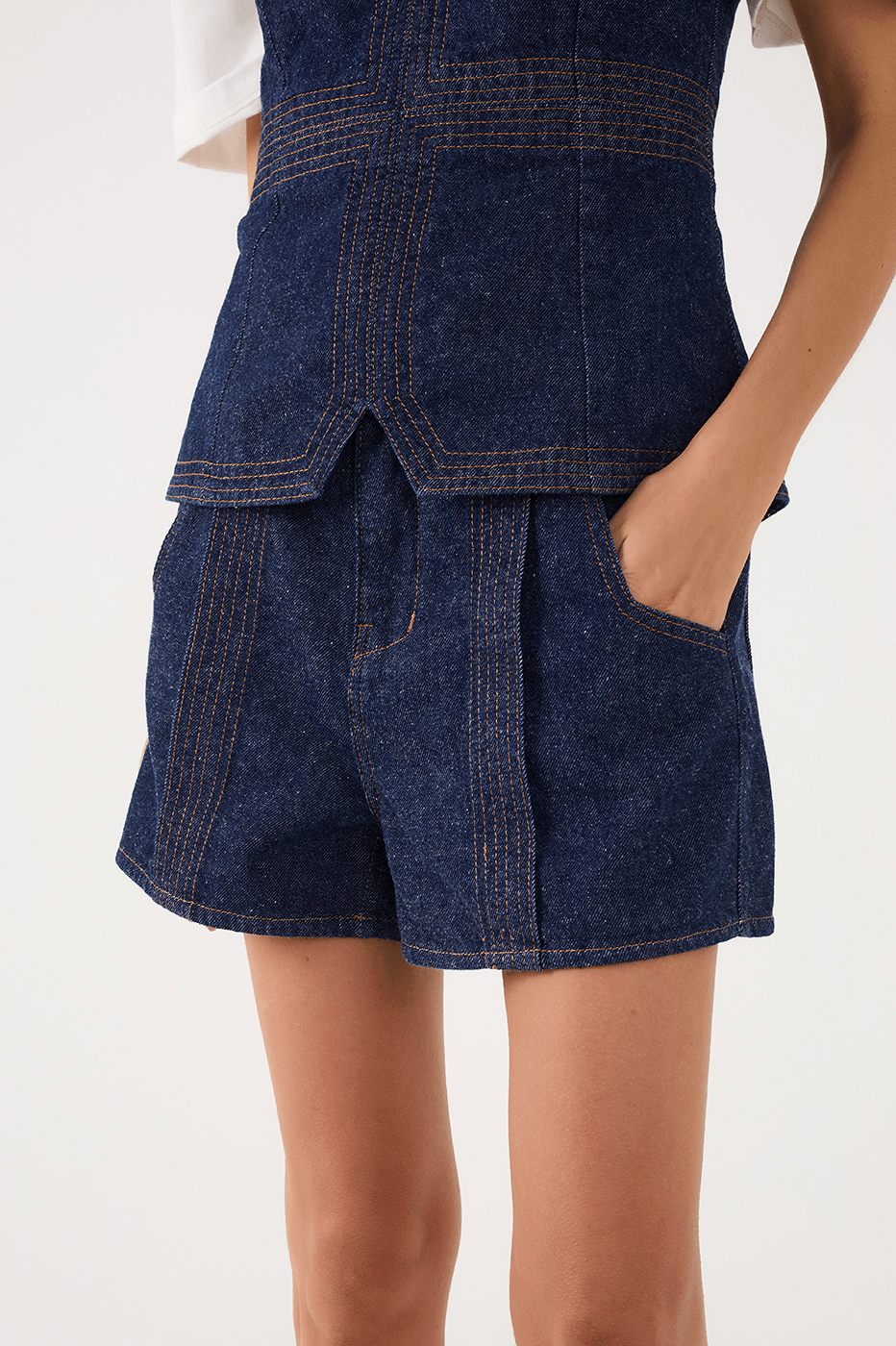 Denim Seam Pockets Shorts_3