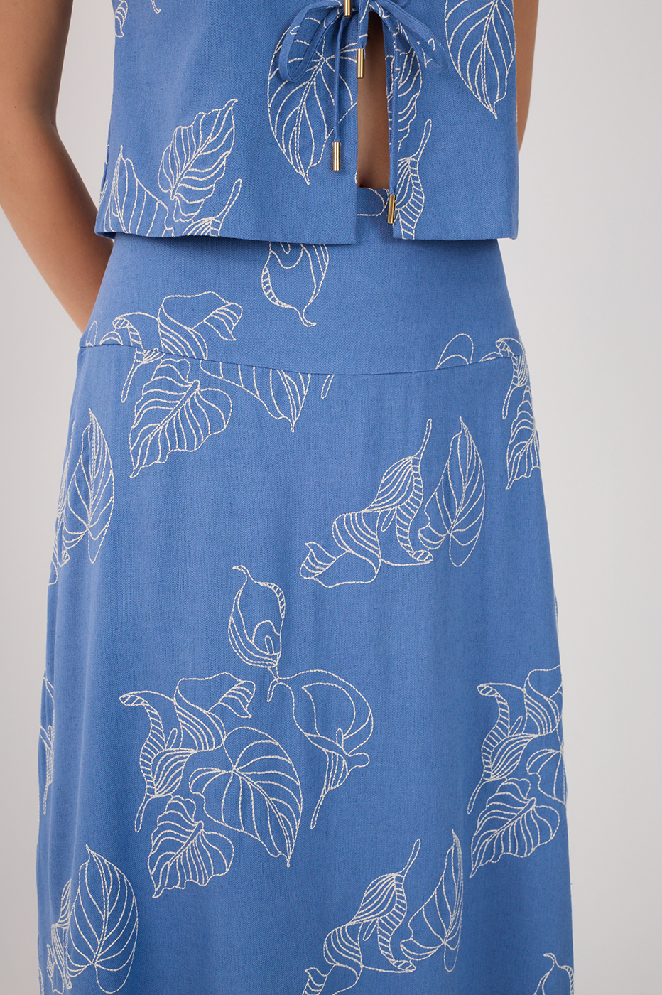 Blue Embroidered Slits Linen Midi Skirt_4