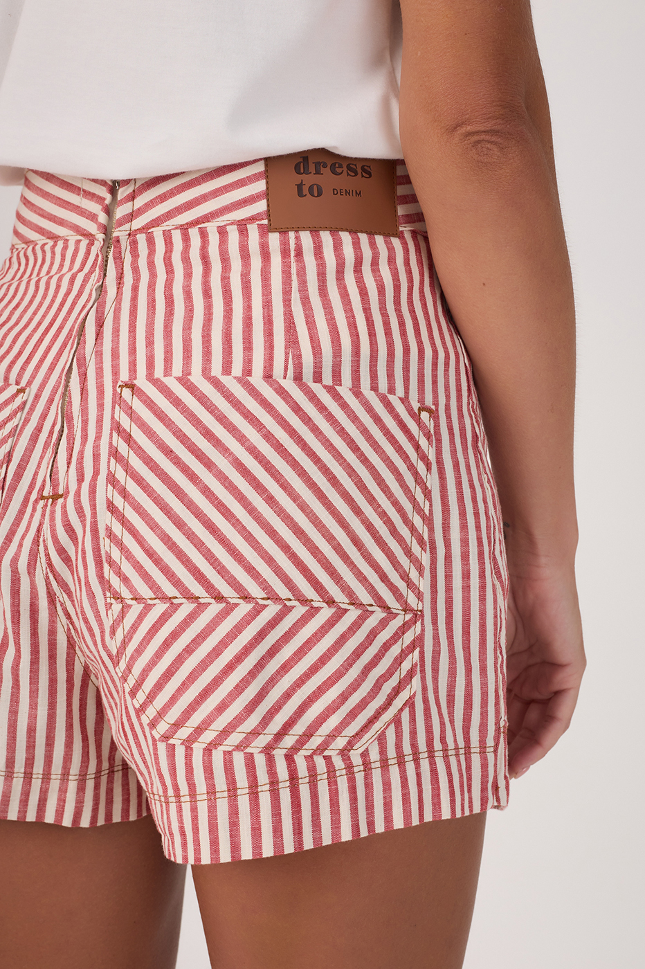 Red Stripes Buttoned Asymmetric Skorts_4