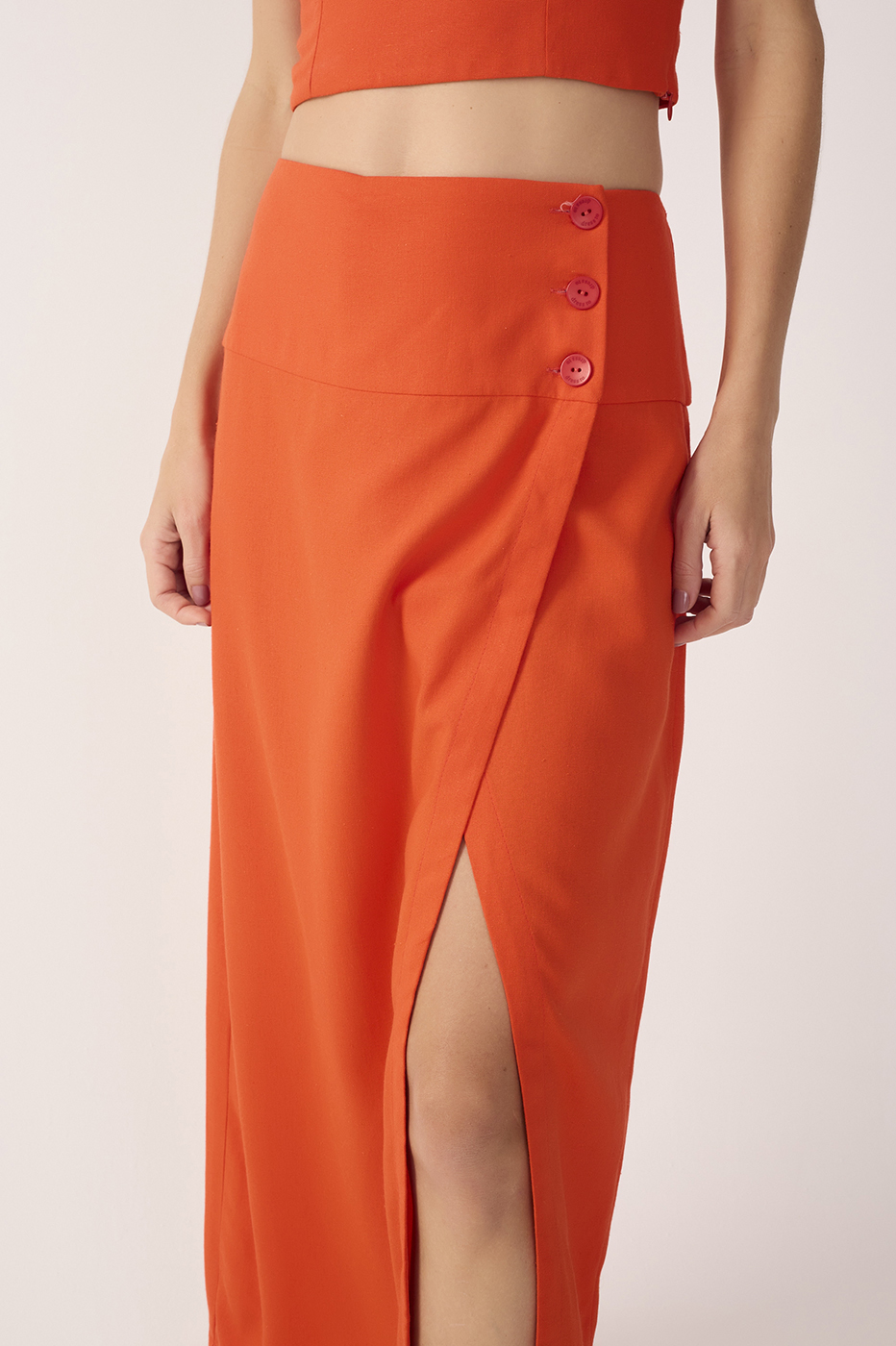 Red Buttoned Front Slit Linen Midi Skirt_5