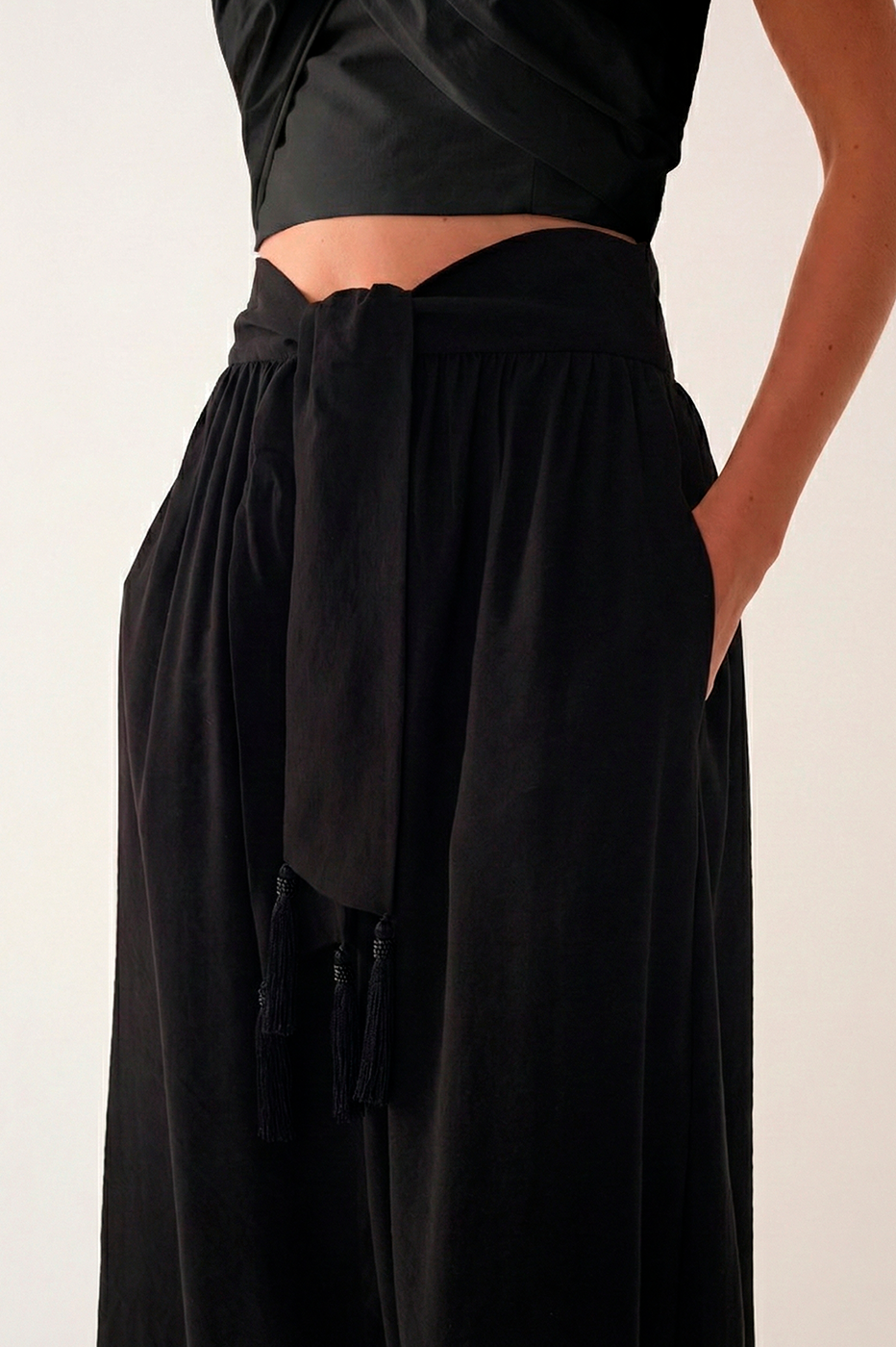 Black Tie Waist Maxi Skirt_6