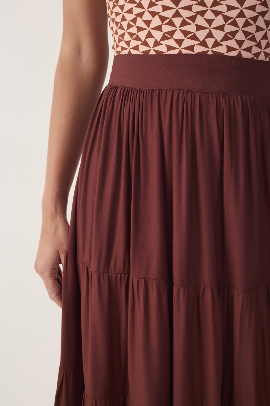 Brown Ruched Tiered Maxi Skirt_6