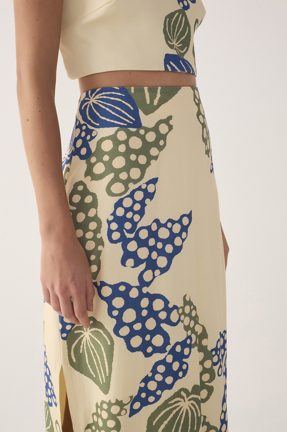 Beige Begonia Side Slits Linen Maxi Skirt_4