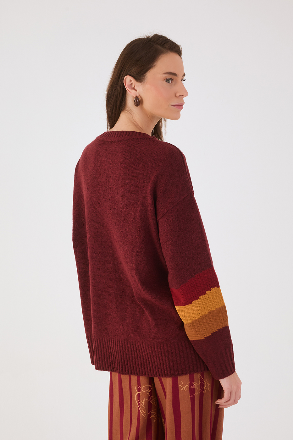 Wine Bossa Rio Jacquard Dropped Shoulder Tricot Sweater_6