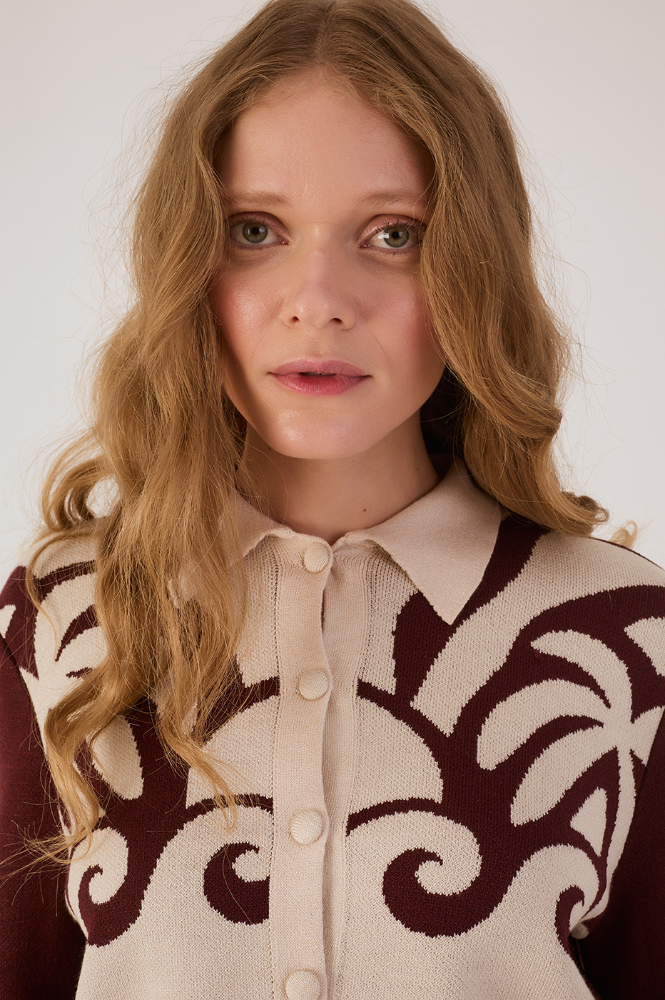 Wine Bossa Paradise Collared Buttoned Tricot Cardigan_4