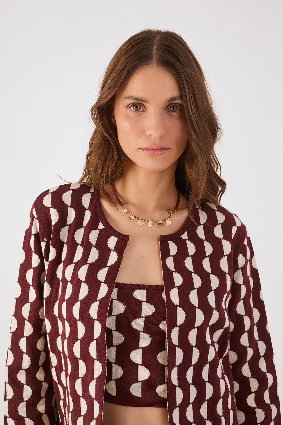 Wine Bossa Bicolor Crew Neck Open Crop Cardigan_4