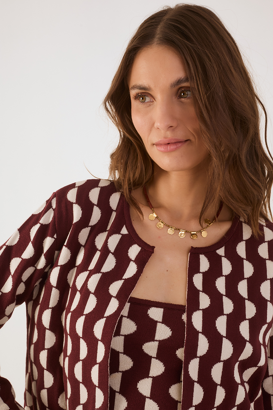 Wine Bossa Bicolor Crew Neck Open Crop Cardigan_5