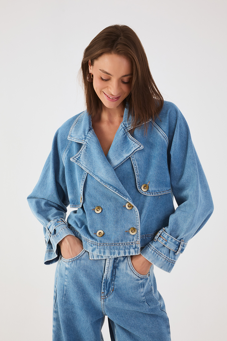 Denim Notched Lapel Buttoned Crop Trench Coat_2
