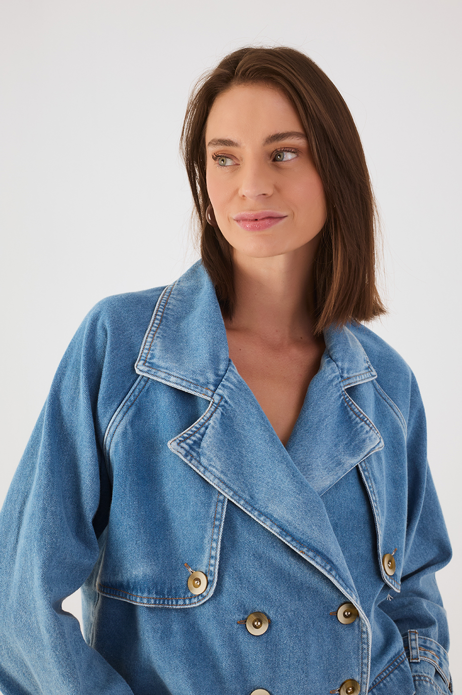 Denim Notched Lapel Buttoned Crop Trench Coat_3