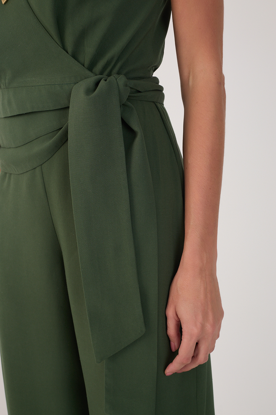 Green V Neck Side Ties Linen Wrap Jumpsuit_5