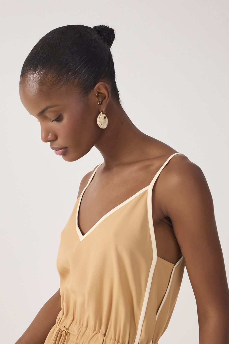 Beige V Neck Drawstring Romper_4