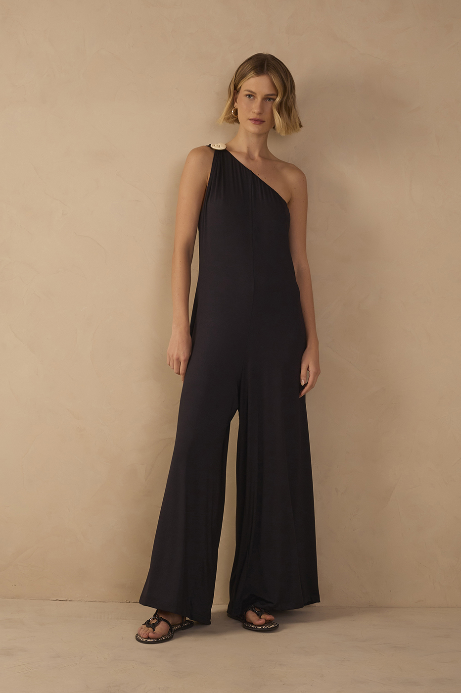 Jersey One-Shoulder Buckle Jumpsuit_1