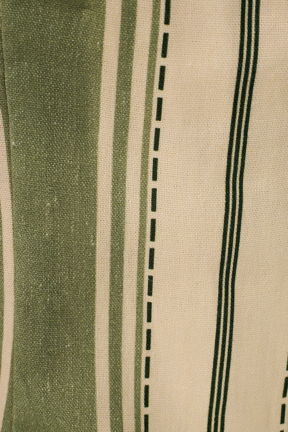 Green Descanso Stripes Sleeveless Vest_5