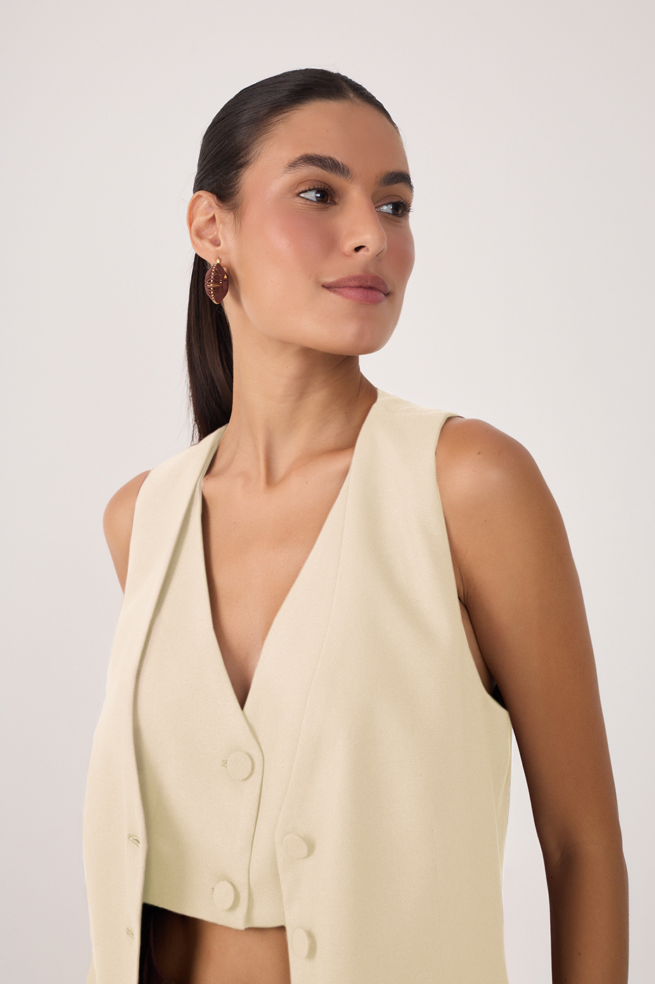 Beige Overlapped Buttoned Sleeveless Vest_3