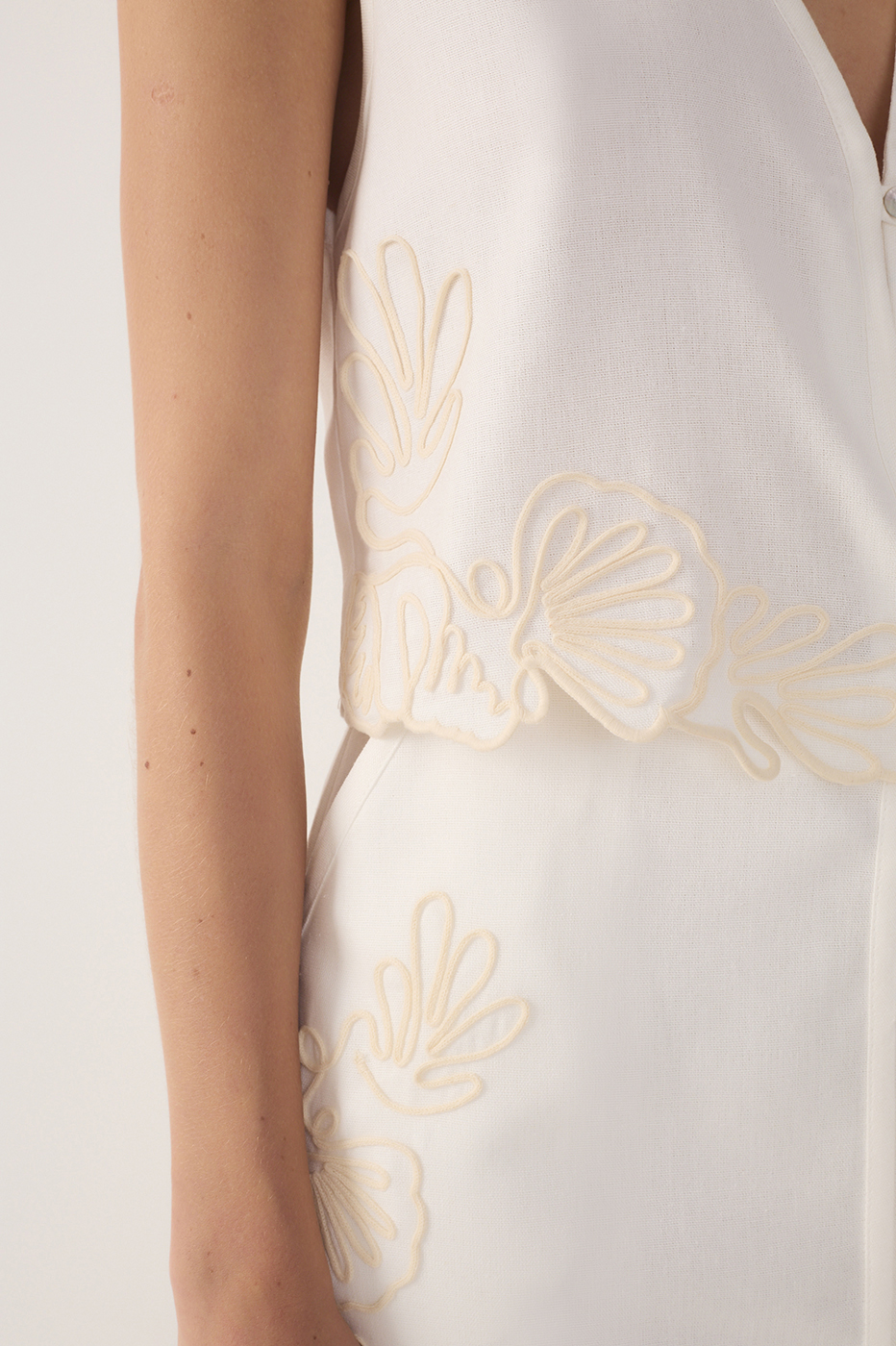 Embroidered Linen Vest_5