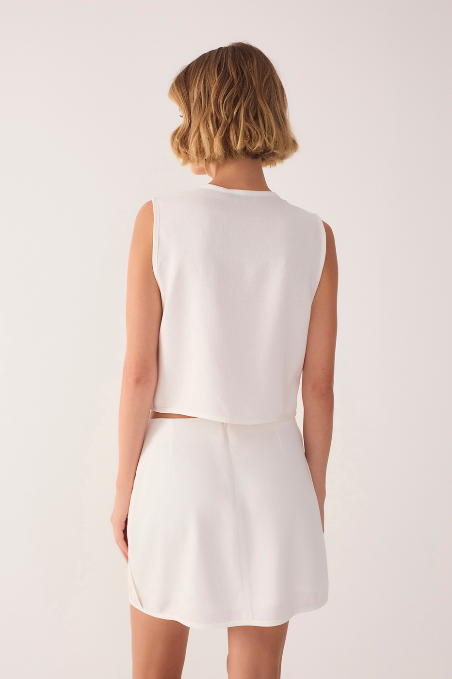 Embroidered Linen Vest_6