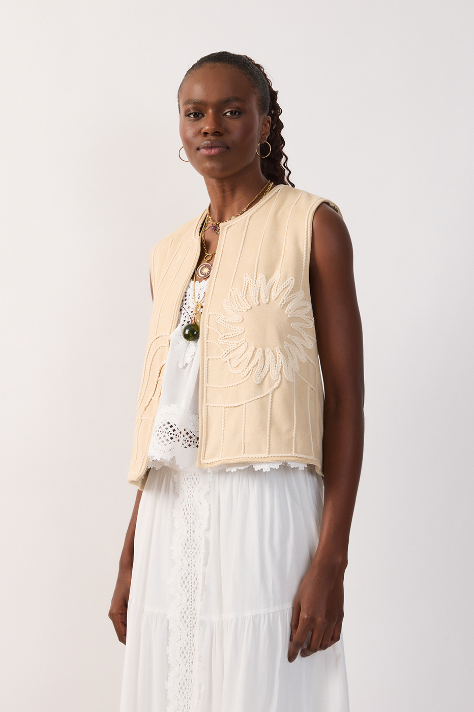 Beige Embroidered Sleeveless Suede Vest_2