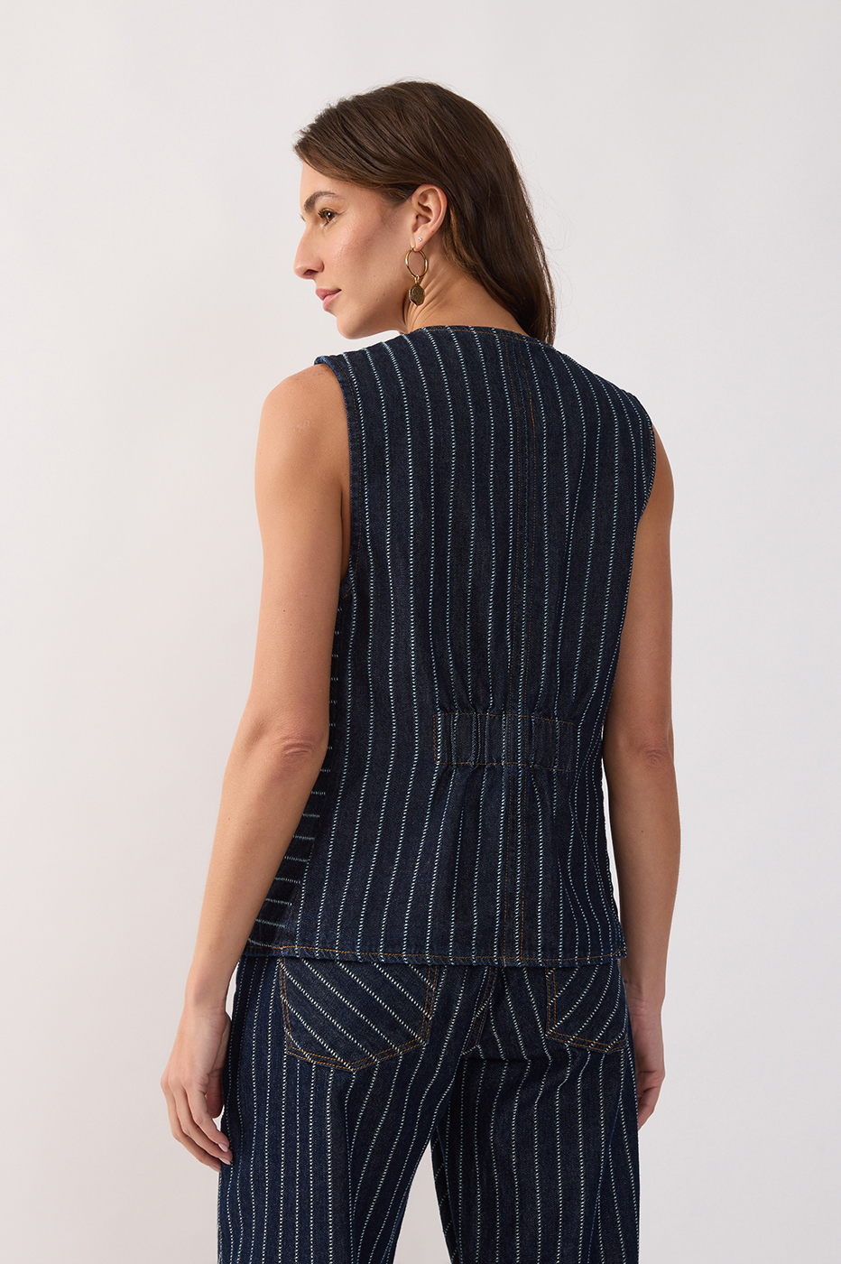 Denim Stripes Buttoned Sleeveless Vest_5