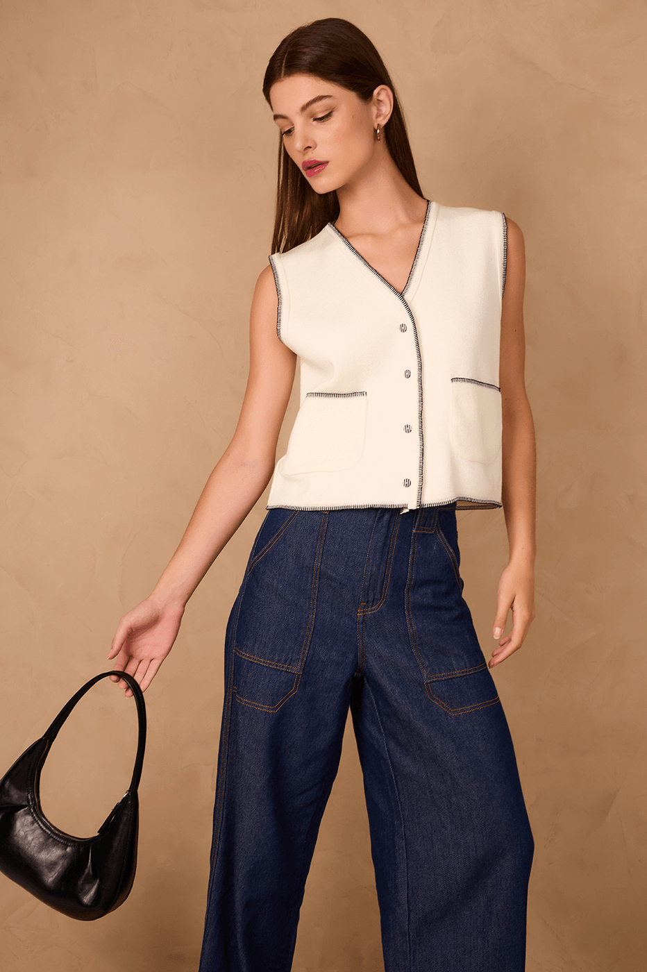 Off-White Buttoned Sleeveless Pockets Tricot Vest_1