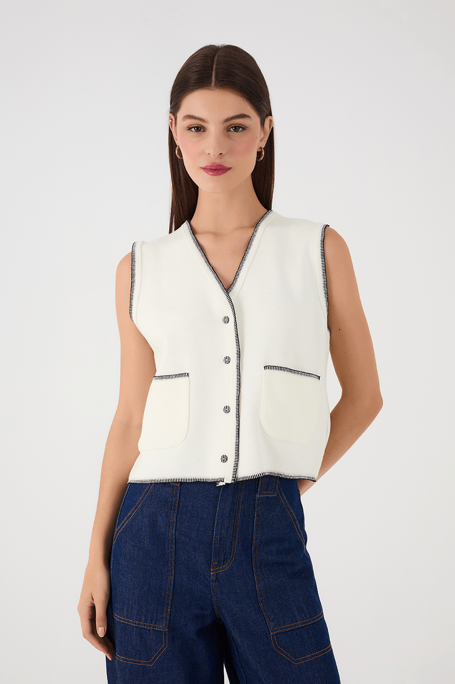 Off-White Buttoned Sleeveless Pockets Tricot Vest_3
