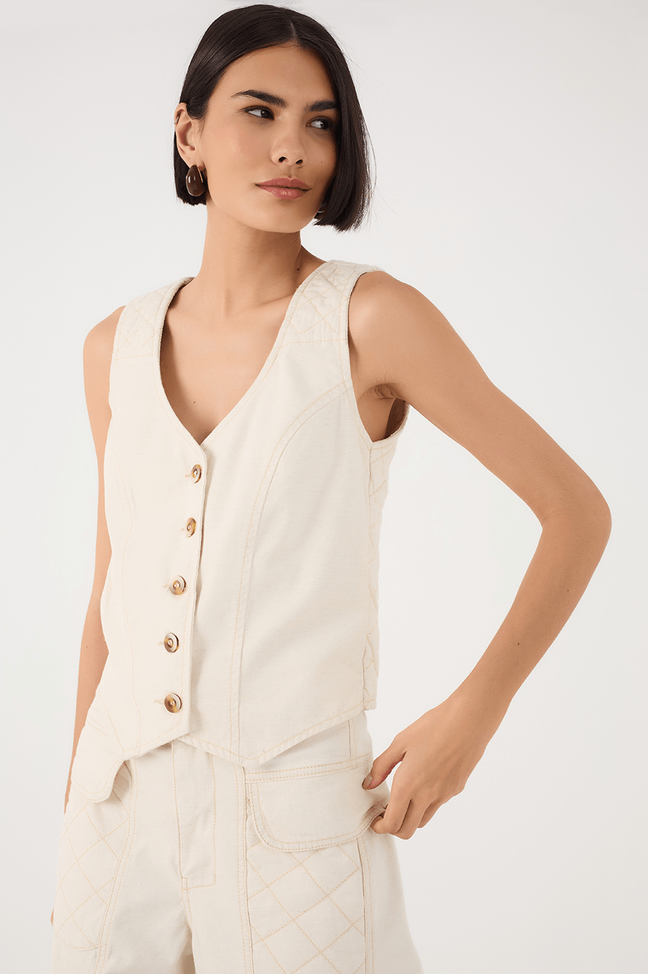 Off-White Buttoned Sleeveless Quilted Linen Twill Vest