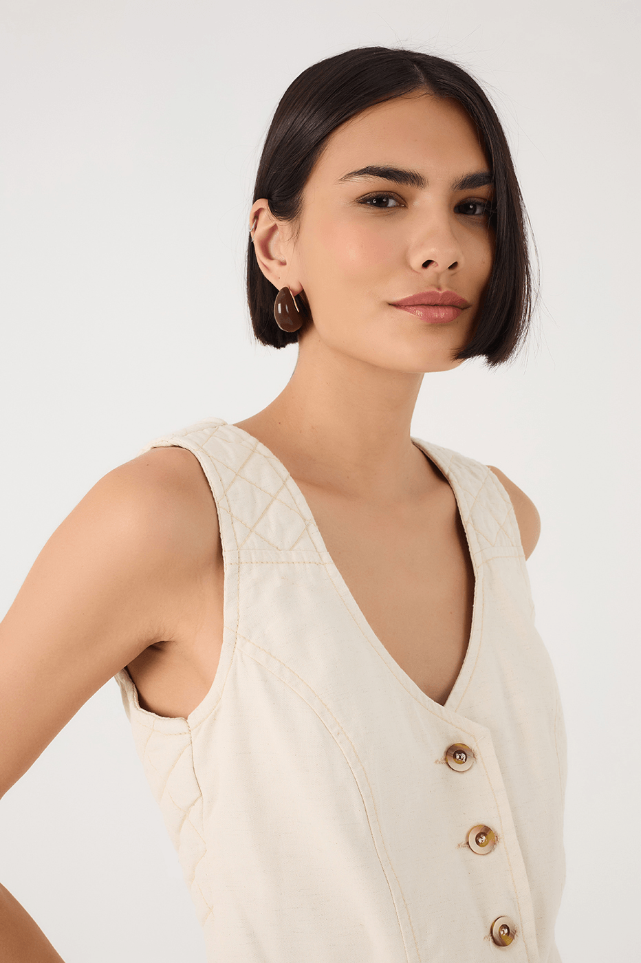 Off-White Buttoned Sleeveless Quilted Linen Twill Vest_3