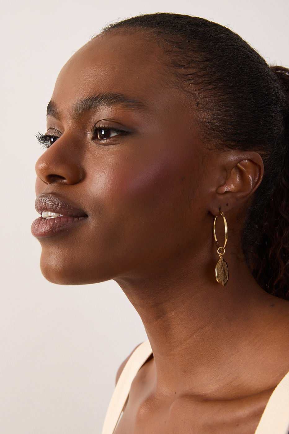 Golden Hoop Pendant Earrings_3