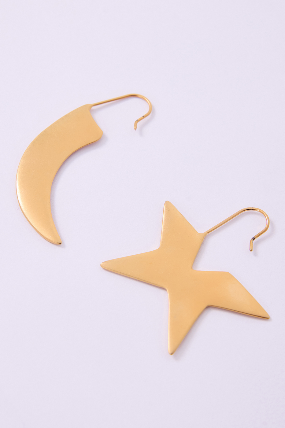 Golden Lumini Asymmetric Earrings_5