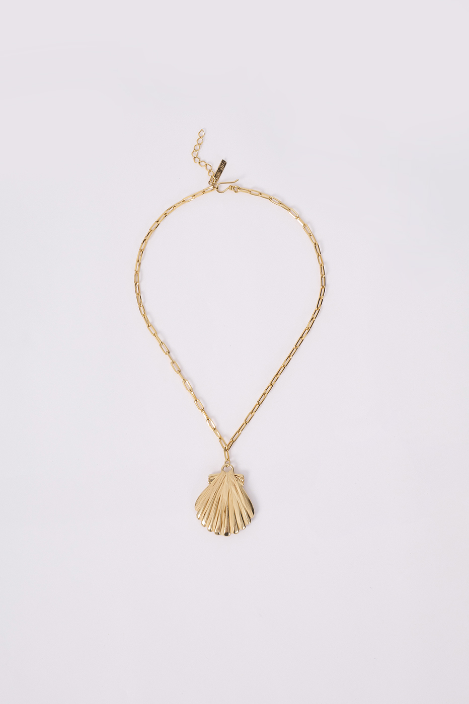 Straw Scallop Medallion Necklace_5