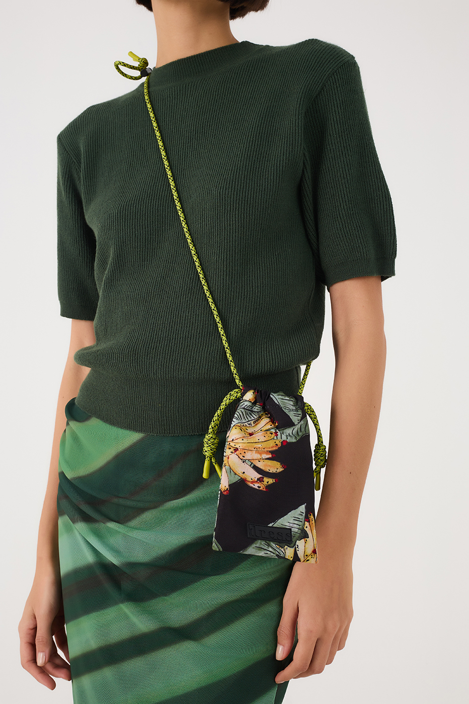 Black Paraiso Print Phone Bag_3