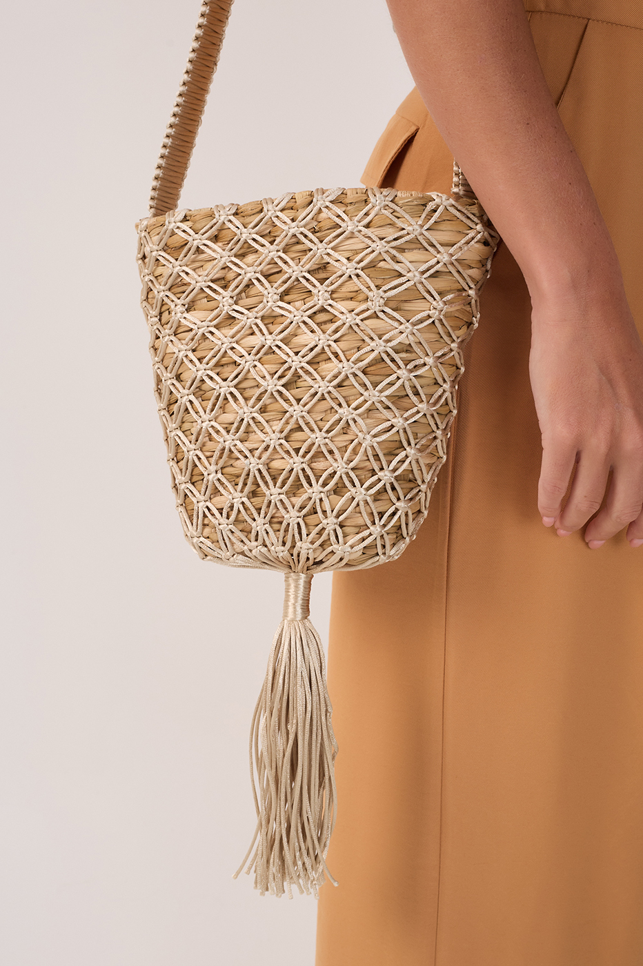 Beige Knots Macrame Straw Bag_5