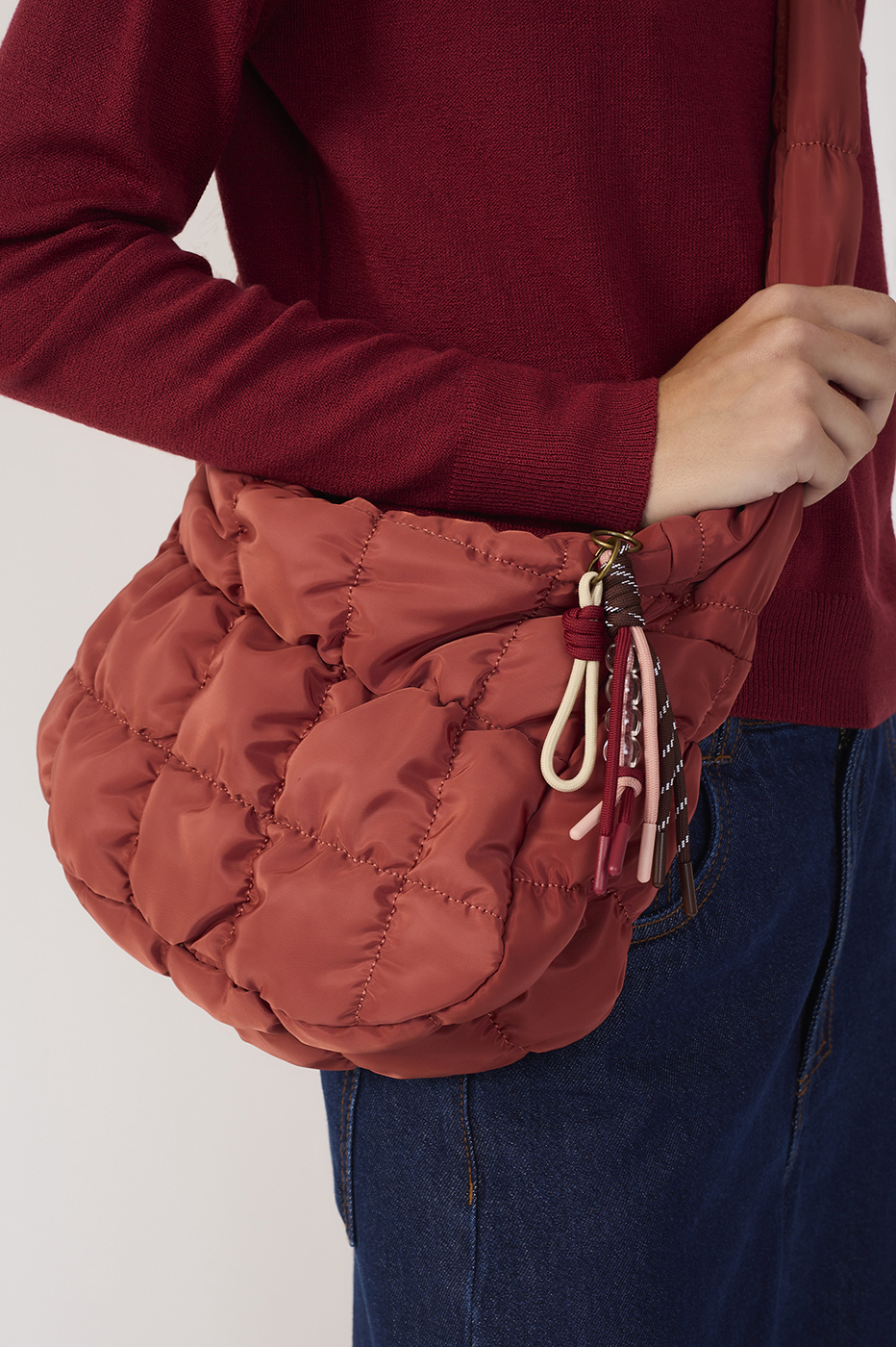 Red Drawstring Crossbody Hobo Bag_3