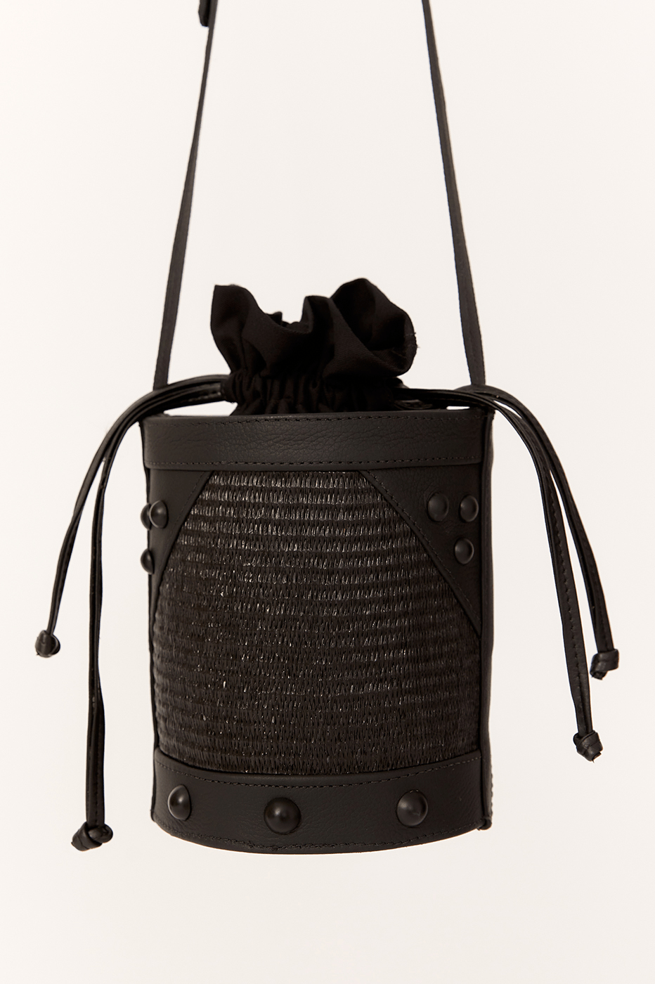 Straw Bucket Bag with Oversized Studs_2