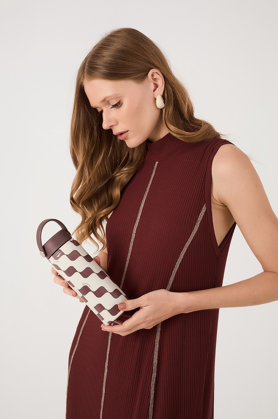 Brown Bossa Nova Handle 22oz Insulated Water Bottle_5